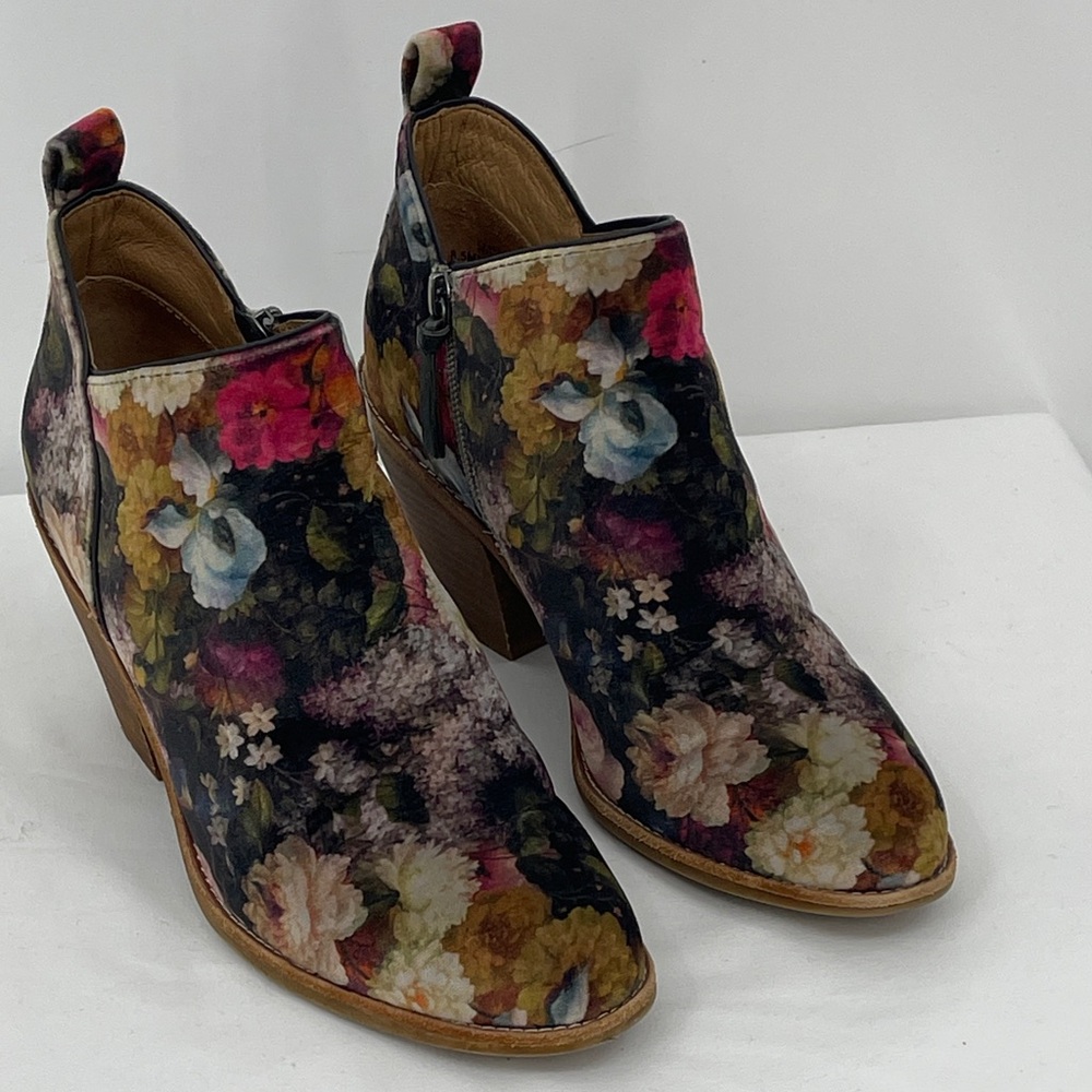 Sofft Multicolor Floral Ankle Boots WOMENS SIZE 8.5M SIDE ZIPPER HEEL